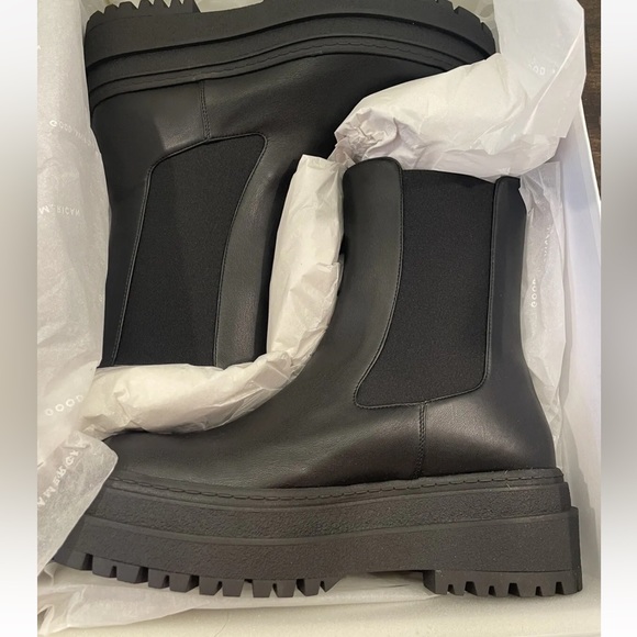 GOOD AMERICAN (Khloe Kardashian) Womens Leather
Chelsea Combat Lug. New… - Picture 11 of 11